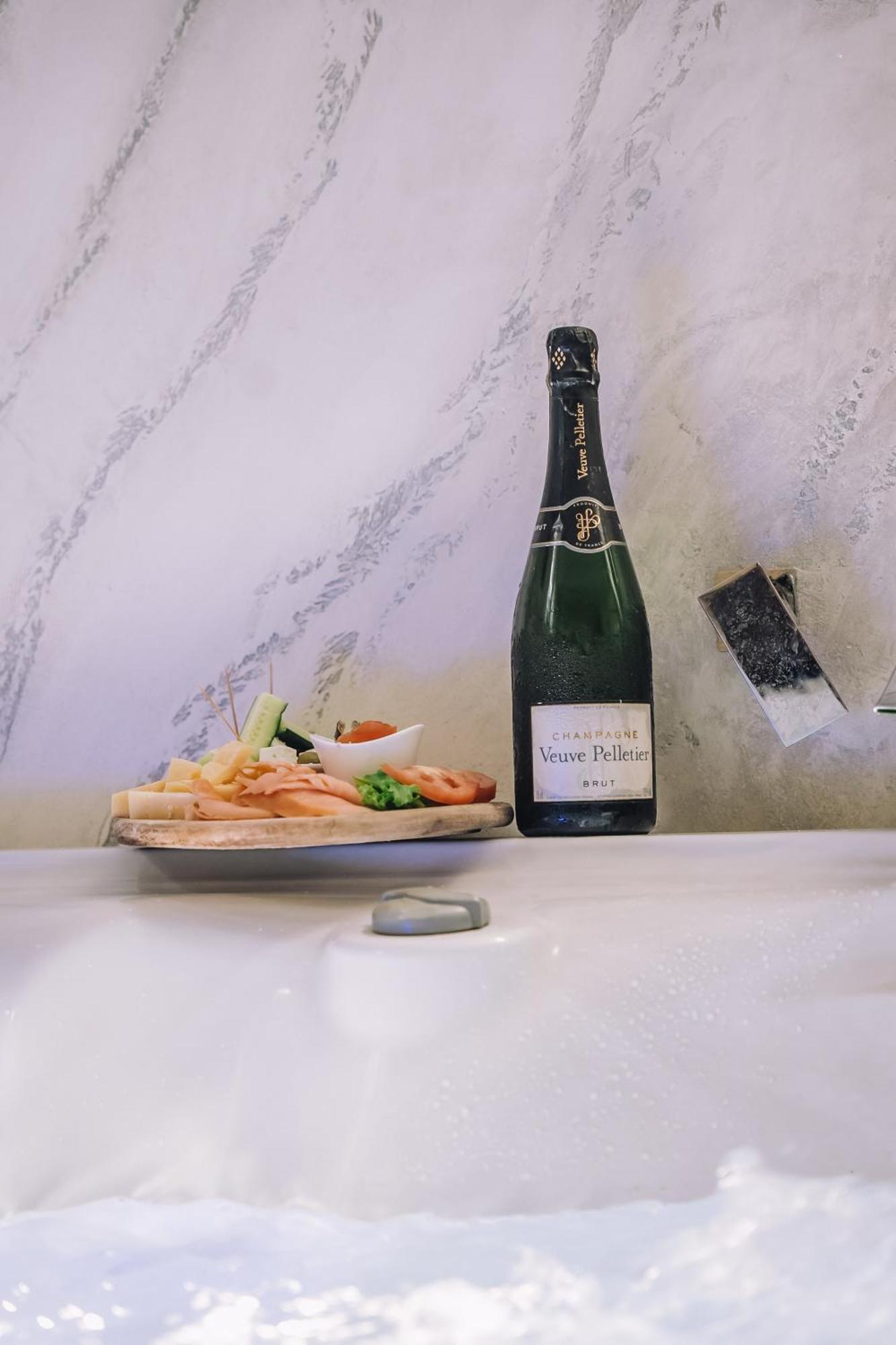 B&B Luxury Italian House Ро Екстериор снимка